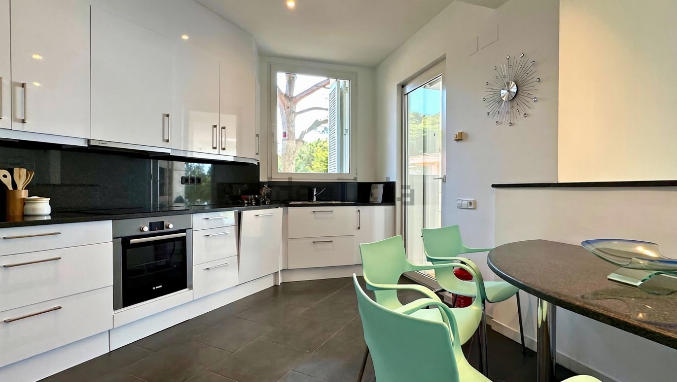 Chalet en venta con acceso directo a la playa en Lloret de Mar