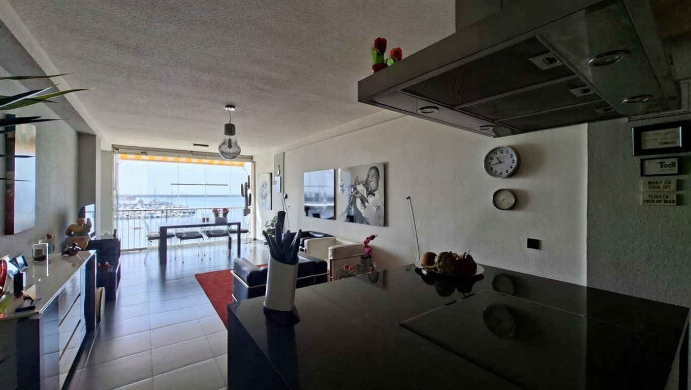 Appartement à vendre pieds dans l'eau à Torrevieja — Séjour