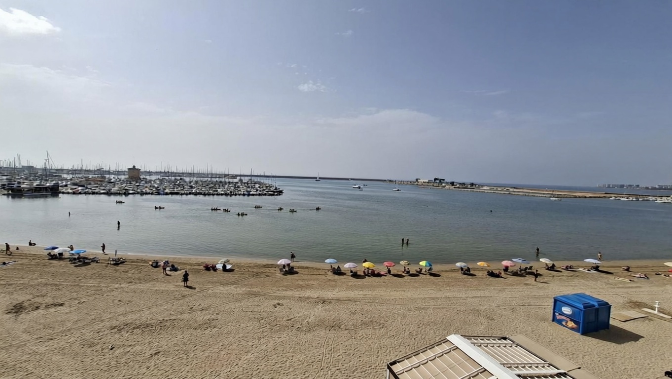Appartement à vendre pieds dans l'eau à Torrevieja — Chambre