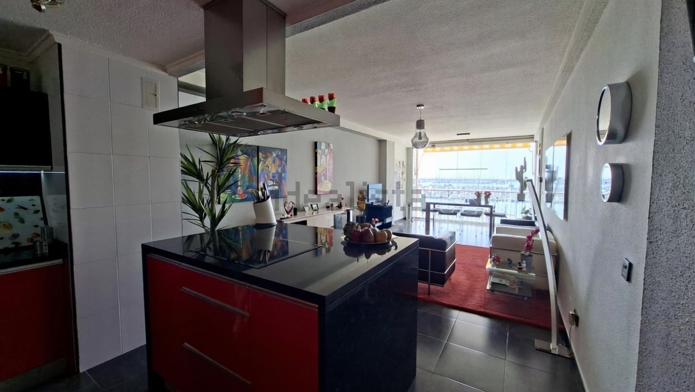Appartement à vendre pieds dans l'eau à Torrevieja — Cuisine