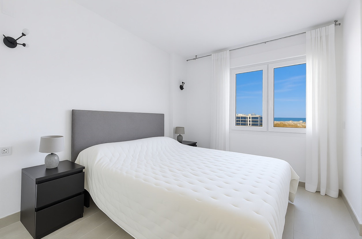 Dachgeschosswohnung zum Verkauf in erster Meereslinie in Torrevieja — Schlafzimmer