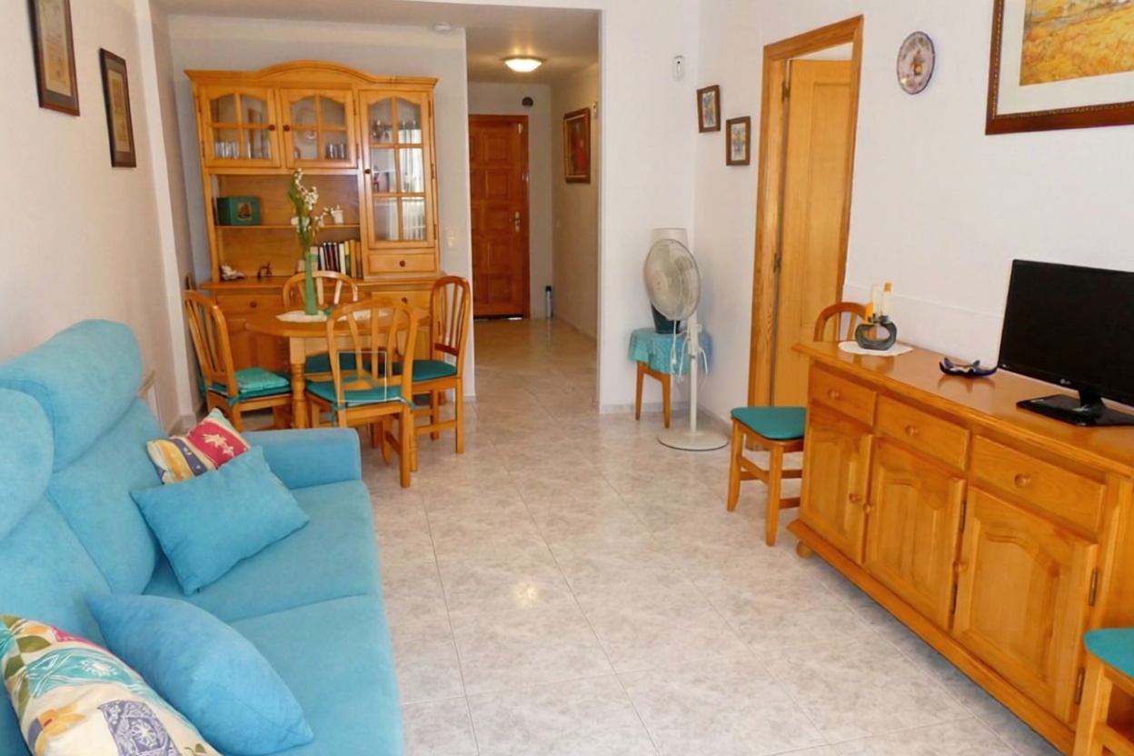 Apartamento à venda pé na areia em Denia — Sala