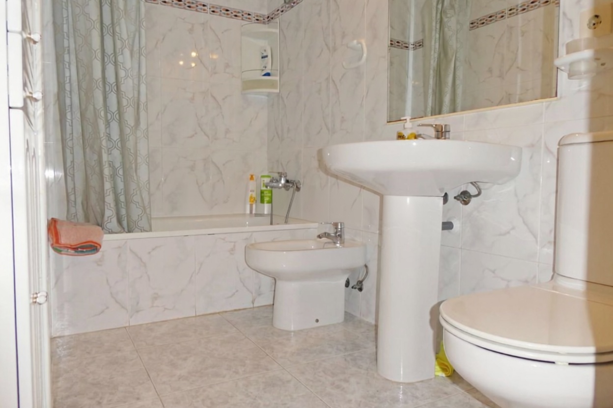 Apartamento à venda pé na areia em Denia — Casa banho