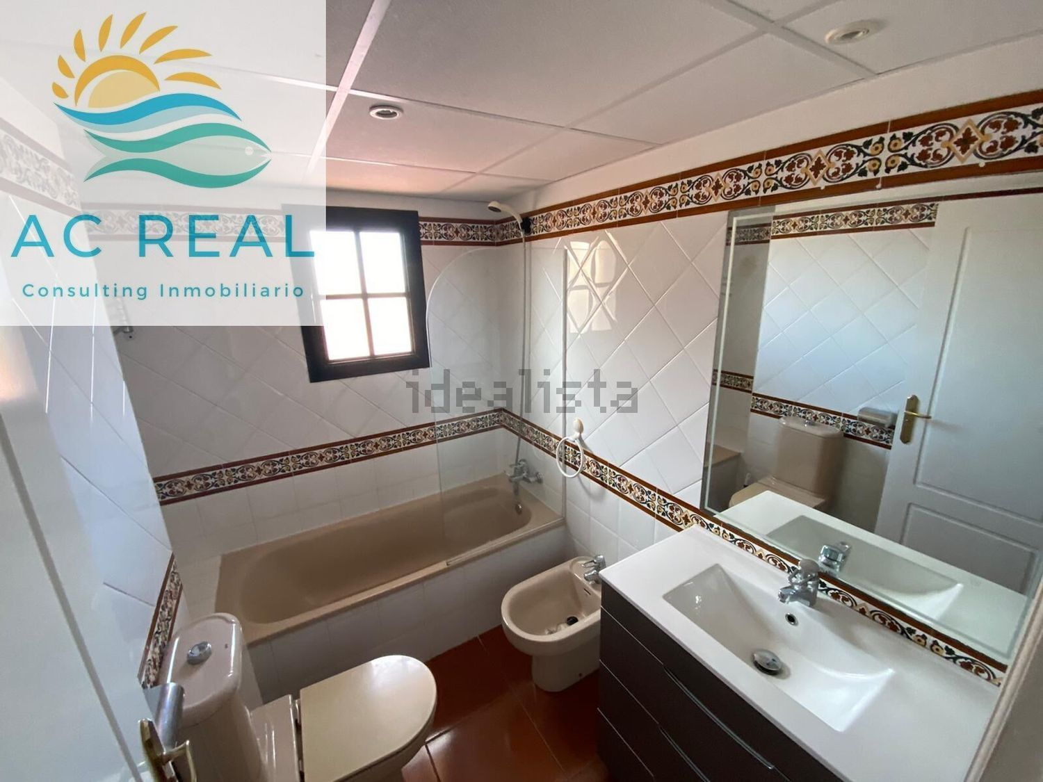 Seafront attic in Ayamonte — Bathroom