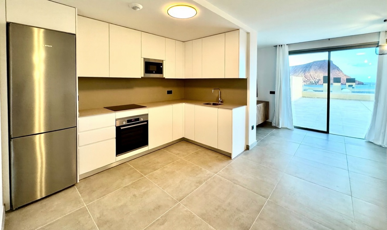 Attic for sale seafront in Los Barrios — Kitchen