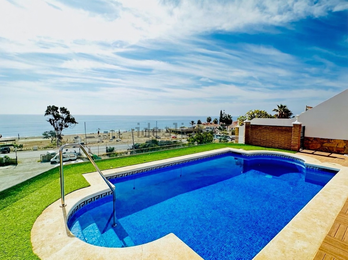 Chalet avec accès direct à la plage à Torrox — Séjour