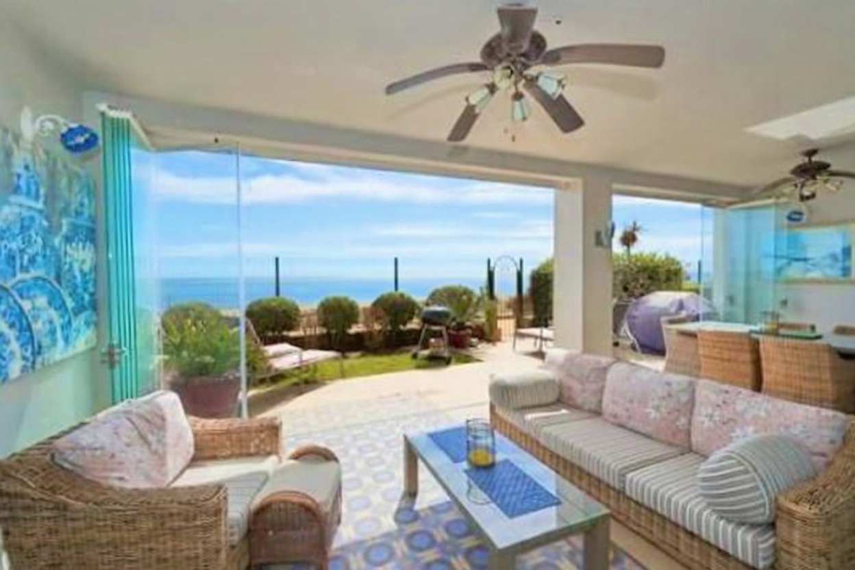 Piso en venta en primera línea de playa en Casares — Terraza mar