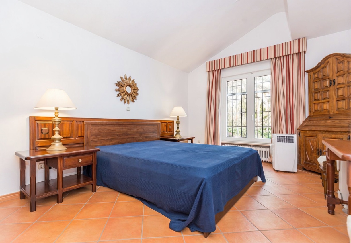 Chalet à vendre avec accès direct à la plage à Marbella — Chambre