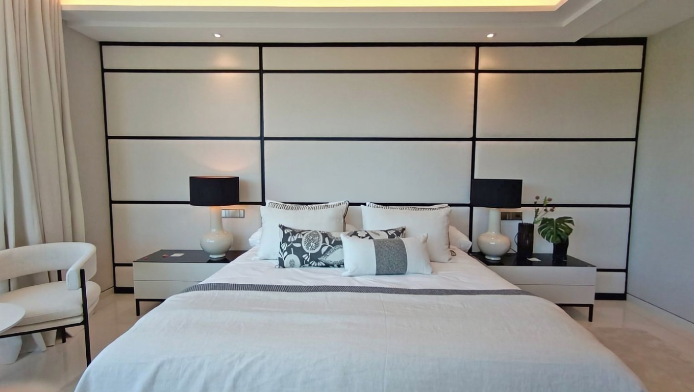 Beachfront flat in Marbella — Bedroom
