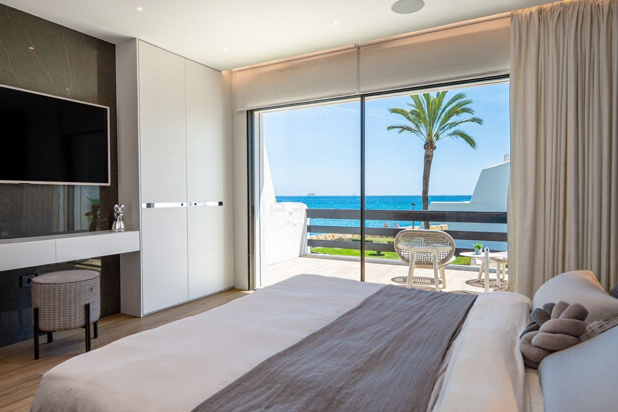 Chalet con acceso directo a playa en Marbella — Dormitorio