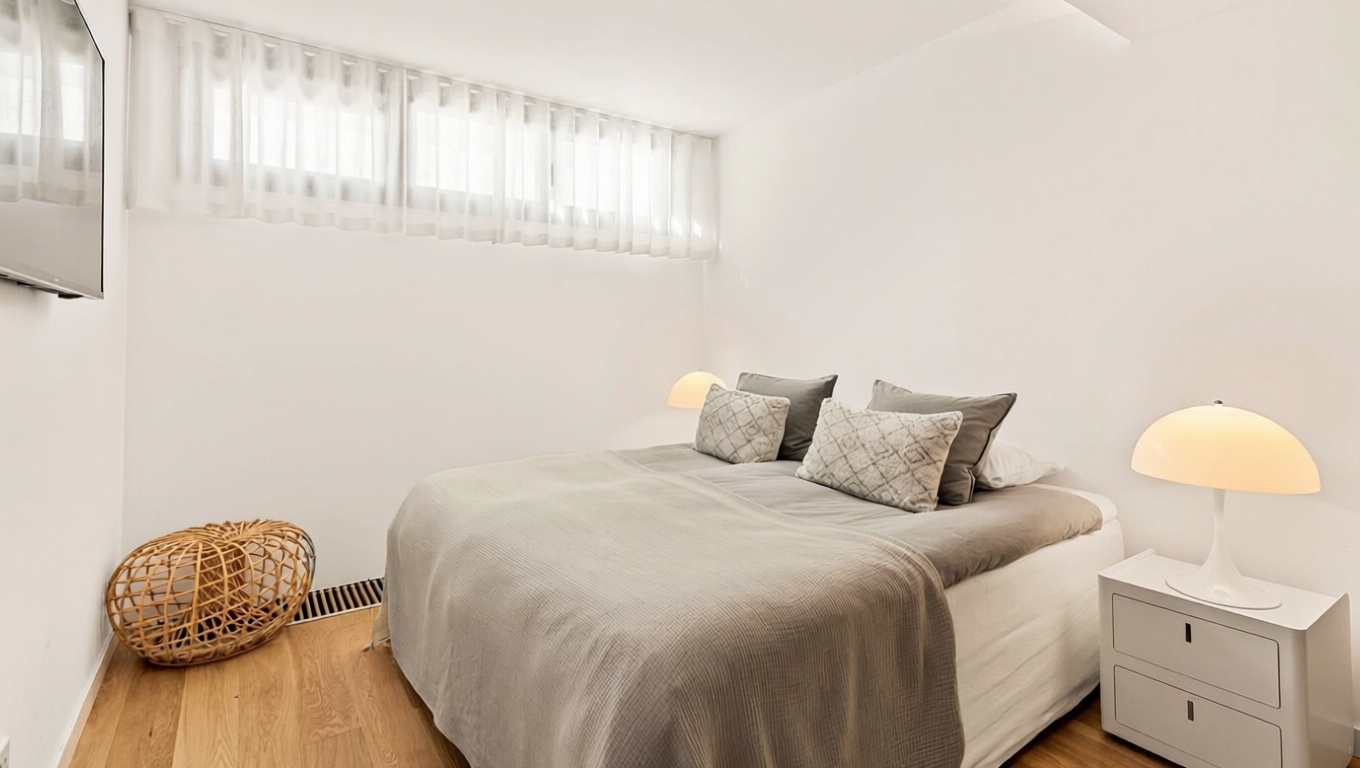 Chalet for sale with direct beach access in Marbella — Bathroom