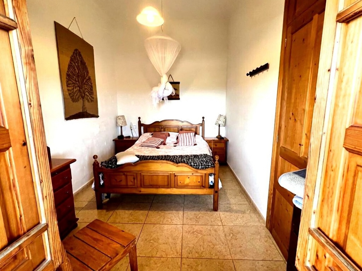 Chalet for sale with direct beach access in Sa Ràpita — Bedroom