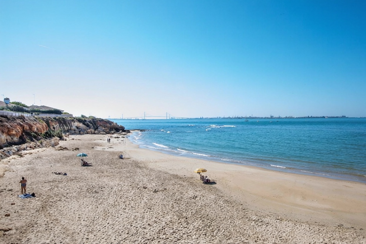 Chalé à venda com acesso direto à praia em El Puerto de Santa María — Vista mar