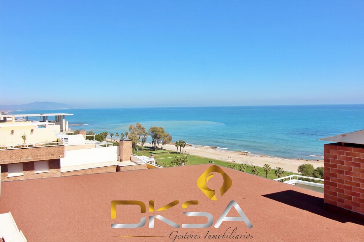 Flat for sale frontline beach in Oropesa del Mar — Sea view