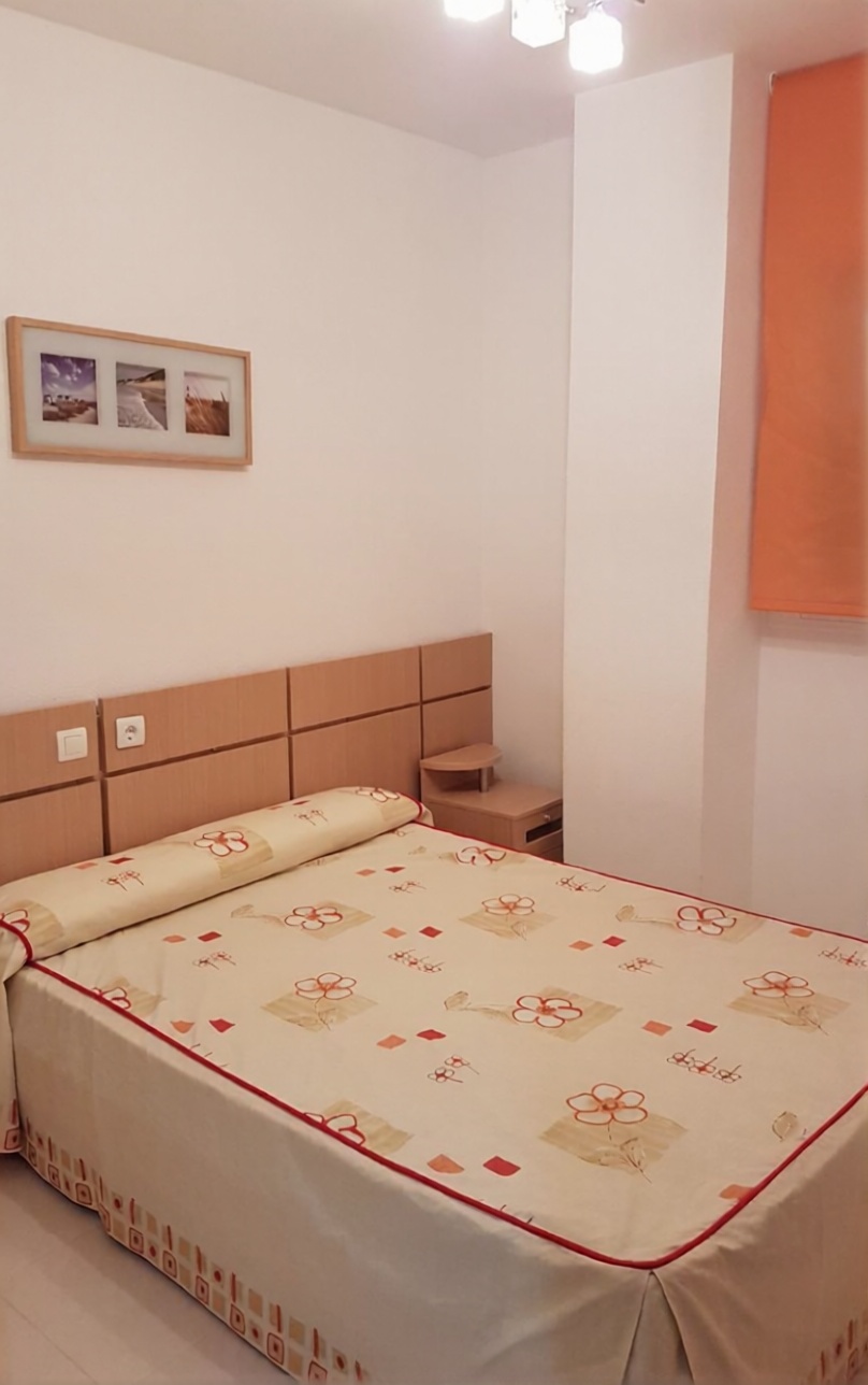 Flat for sale frontline beach in Oropesa del Mar — Bedroom
