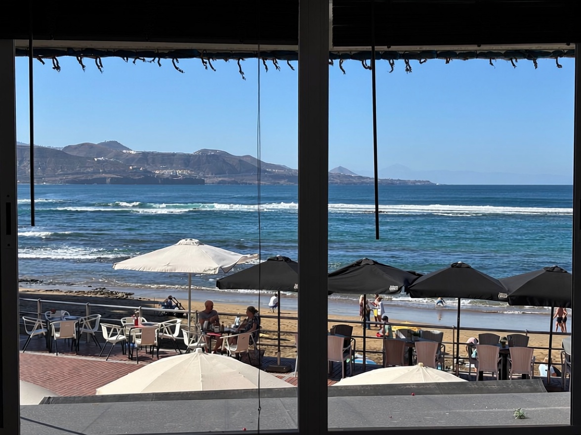 Studio for sale frontline beach in Las Palmas de Gran Canaria