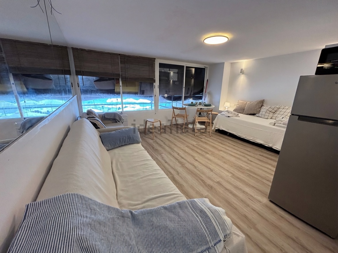 Studio for sale frontline beach in Las Palmas de Gran Canaria — Bedroom