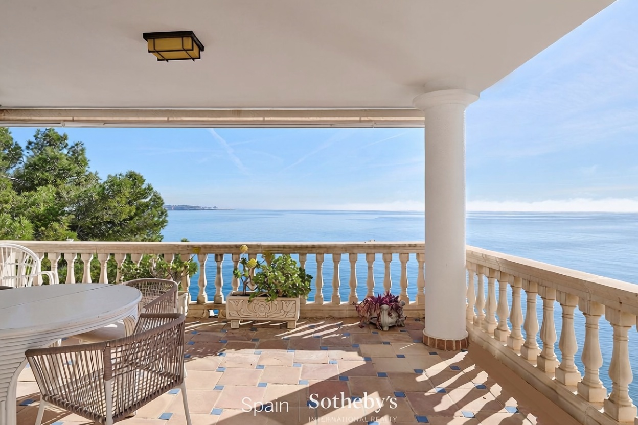 Piso en venta en primera línea de playa en Calvià