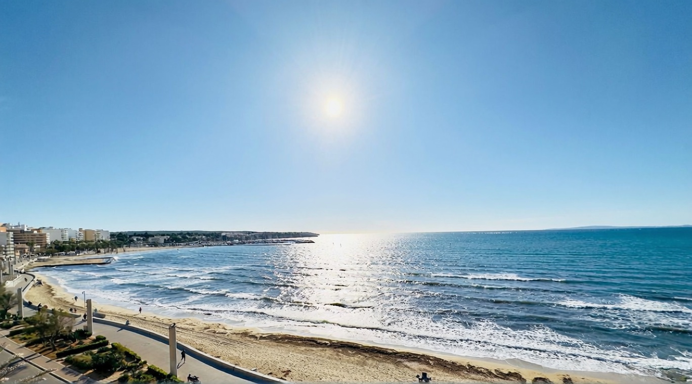 Grenier aménagé à vendre en première ligne de mer à Palma de Mallorca — Vue mer