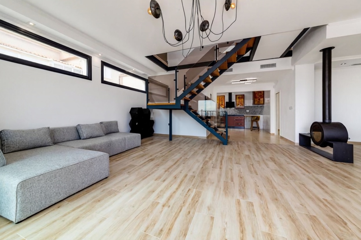 Chalet mit direkter Strandzugang in Torrevieja — Wohnzimmer