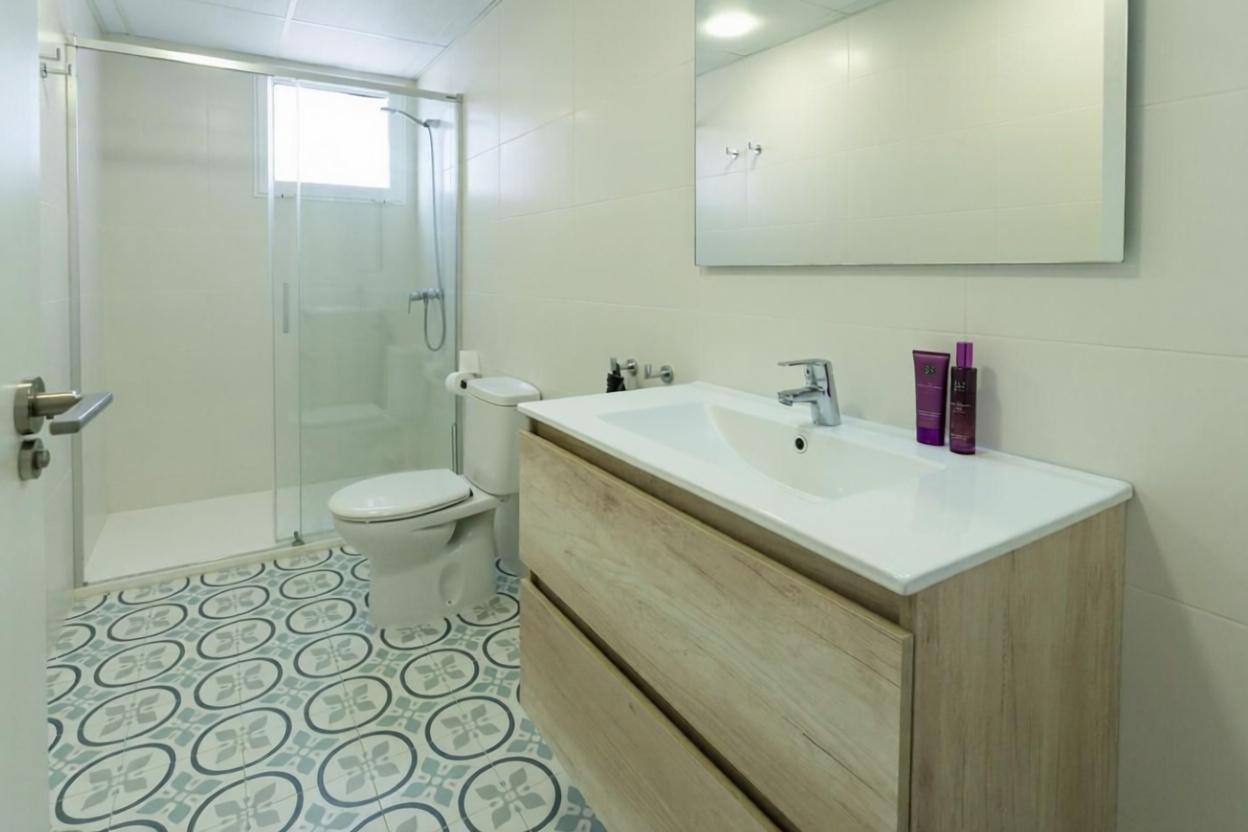 Appartement en première ligne de plage à Santa Pola — Sanitaires