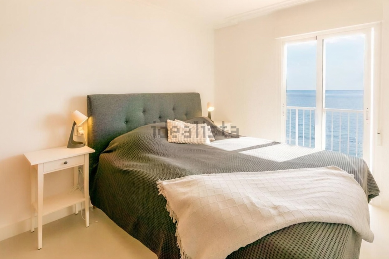 Appartement en première ligne de plage à Santa Pola — Vue mer