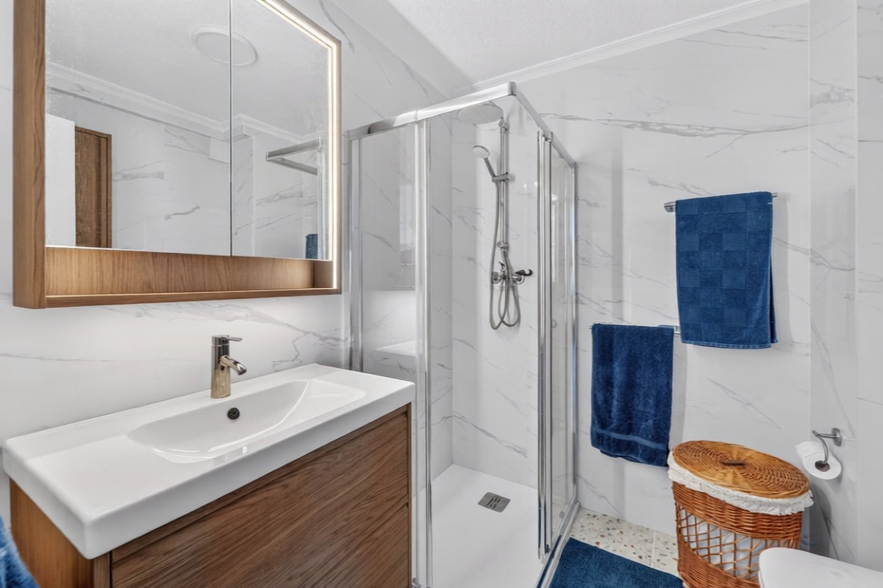 Wohnung in erste Strandlinie in Torrevieja — Bad