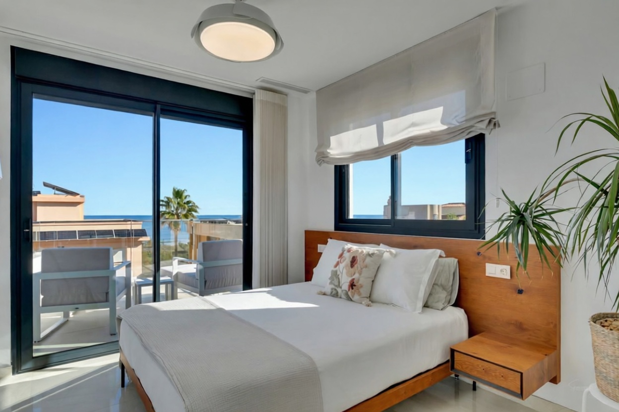 Appartement à vendre pieds dans l'eau à Oliva — Chambre