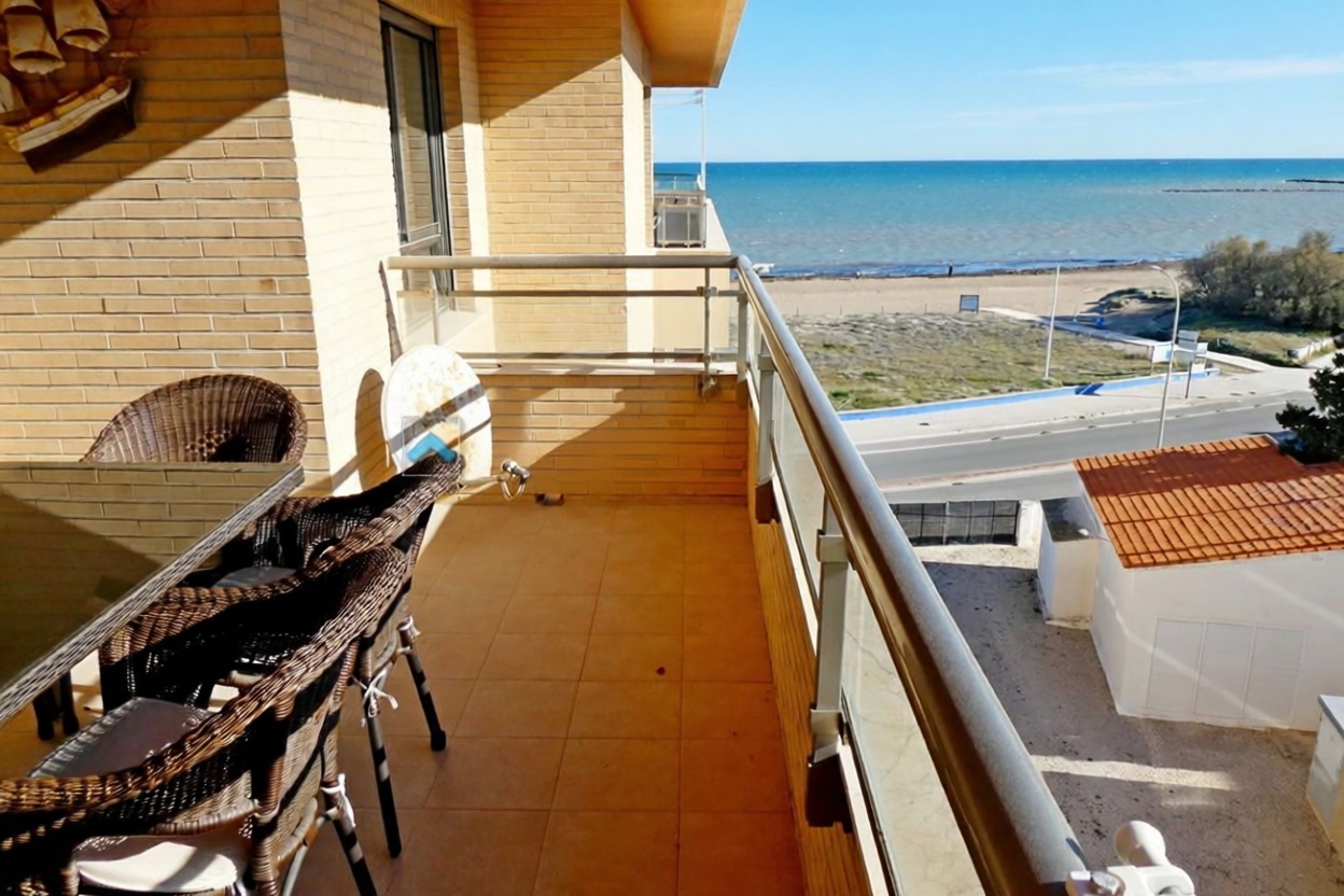 Apartamento à venda pé na areia em Denia