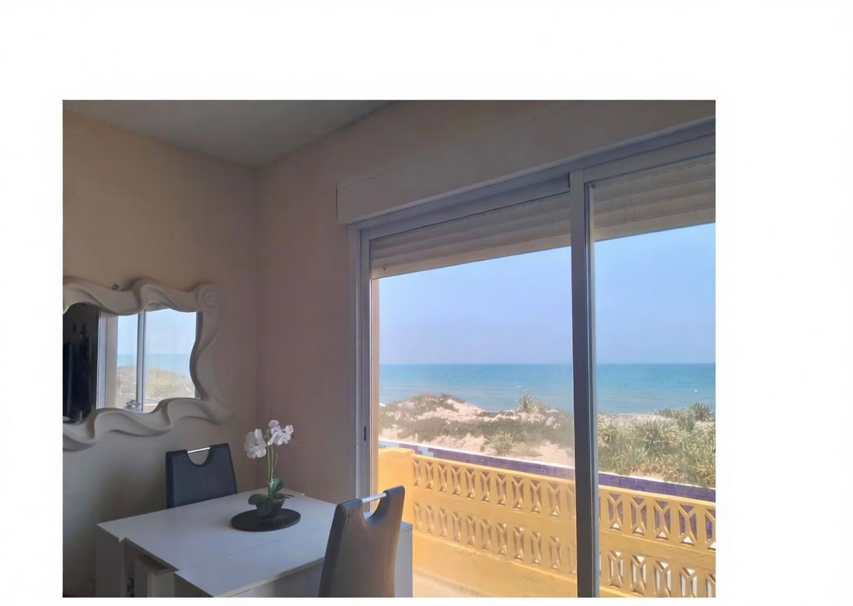 Chalet à vendre avec accès direct à la plage à Sueca — Coin repas