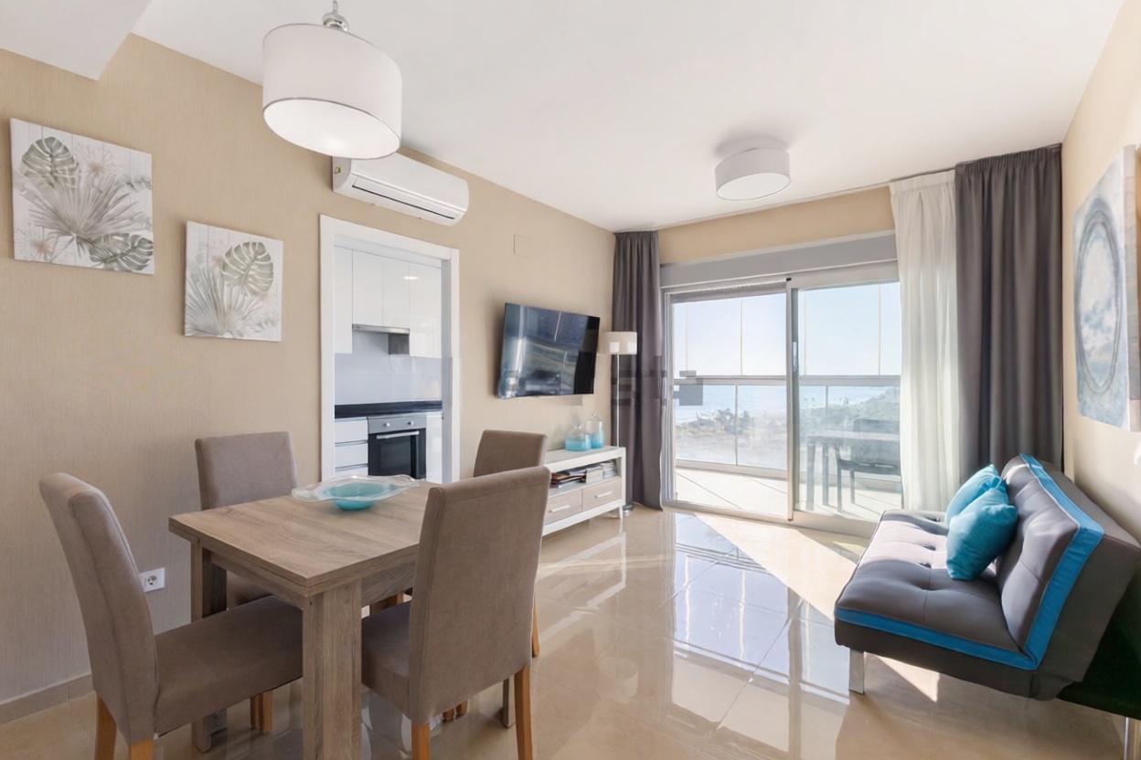 Appartement à vendre pieds dans l'eau à Cabanes — Séjour