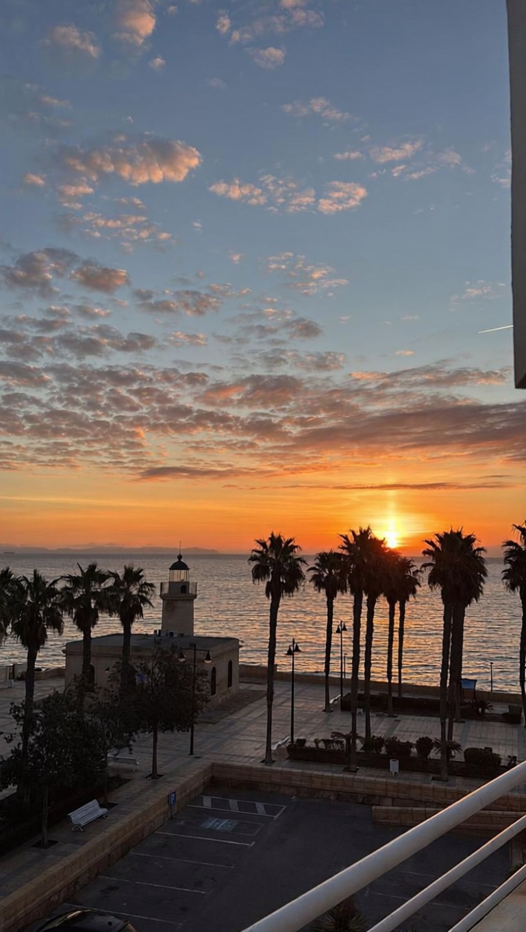 Ático em primeira linha de mar em Roquetas de Mar — Vista mar