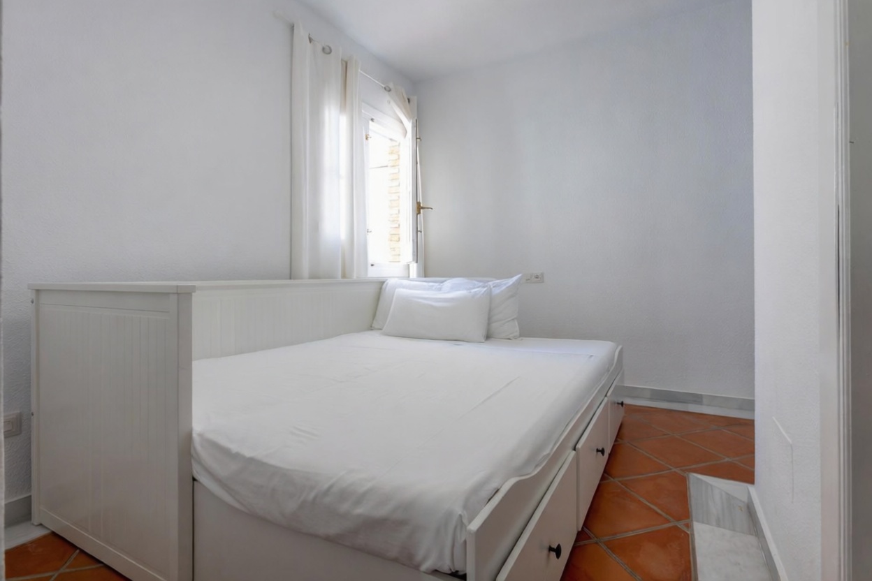 Chalet à vendre avec accès direct à la plage à Almuñécar — Chambre