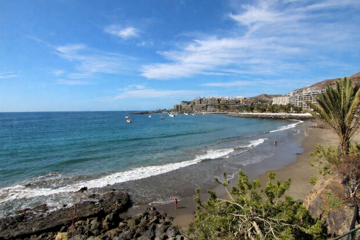 Flat for sale frontline beach in Mogán — Bedroom