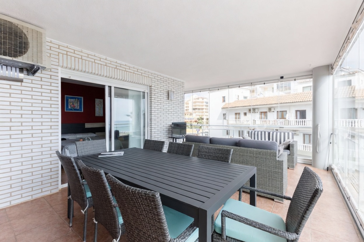 Piso en venta en primera línea de playa en Peñíscola — Terraza