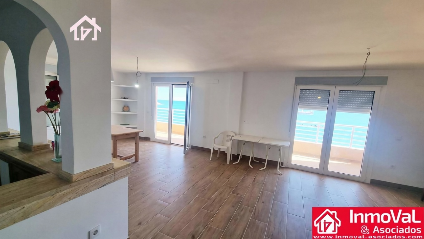 Apartamento em primeira linha de praia em Garrucha — Sala