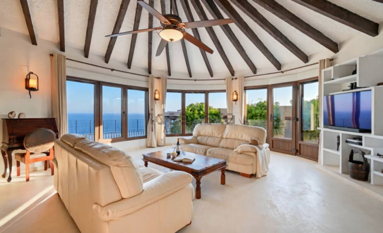 Chalet en venta con acceso directo a la playa en Jávea/Xàbia — Salón