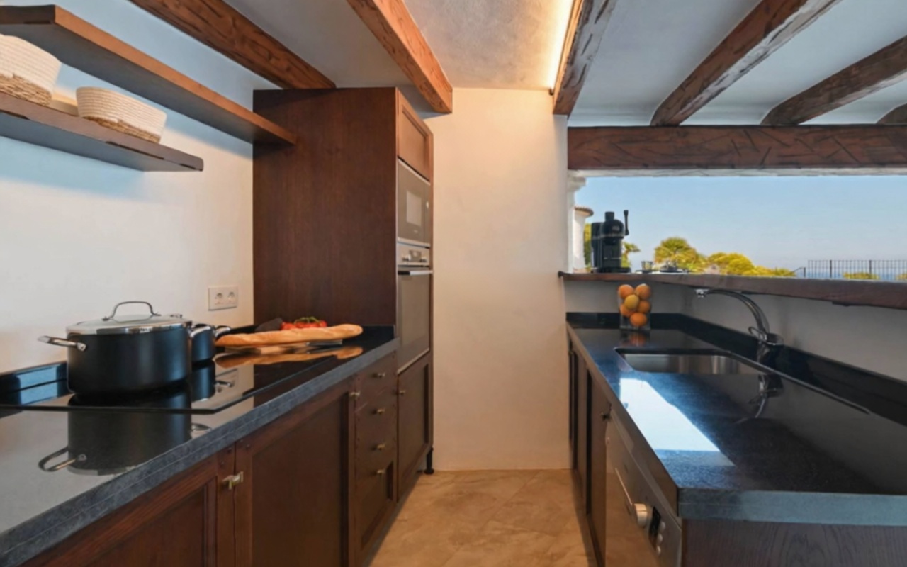 Chalet en venta con acceso directo a la playa en Jávea/Xàbia — Cocina