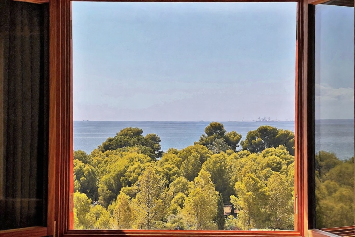Chalet for sale with direct beach access in Oropesa del Mar — Sea view