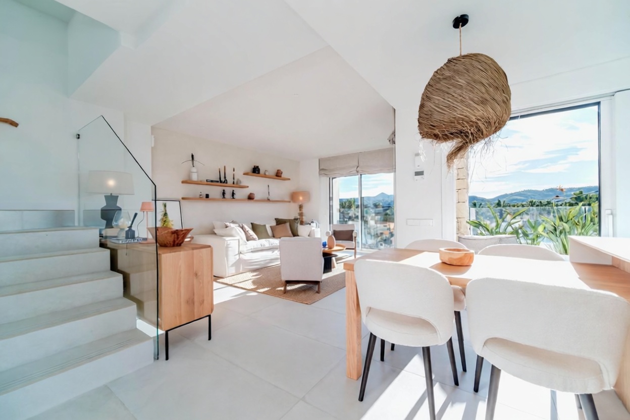 Grenier aménagé à vendre en première ligne de mer à Jávea/Xàbia — Séjour