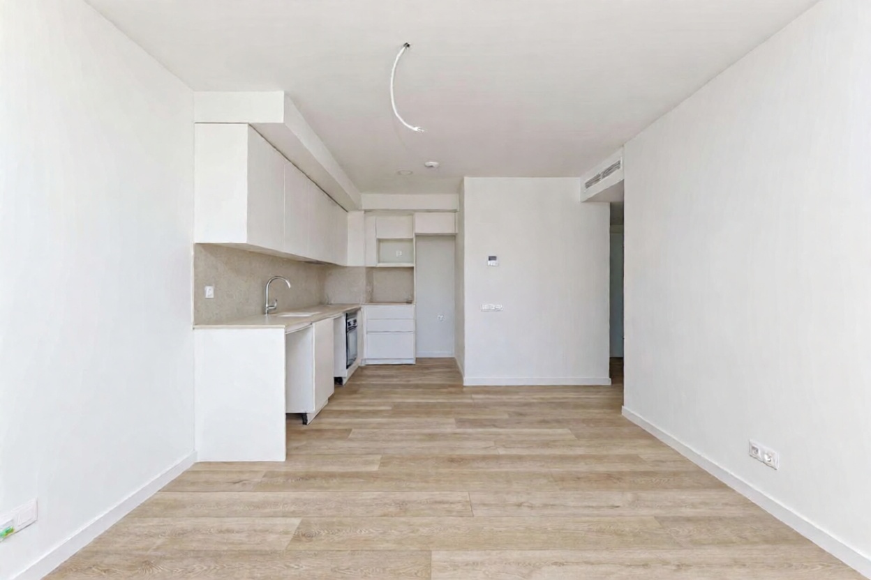Flat for sale frontline beach in València — Kitchen