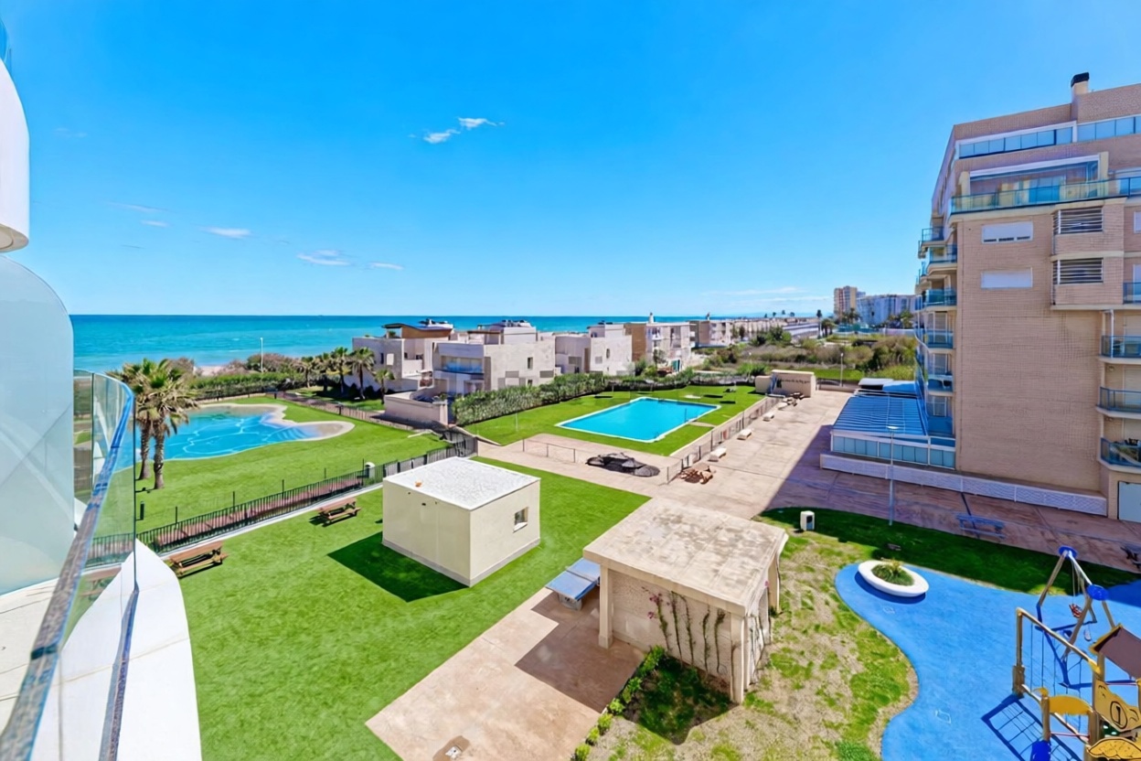Flat for sale frontline beach in València — Sea view
