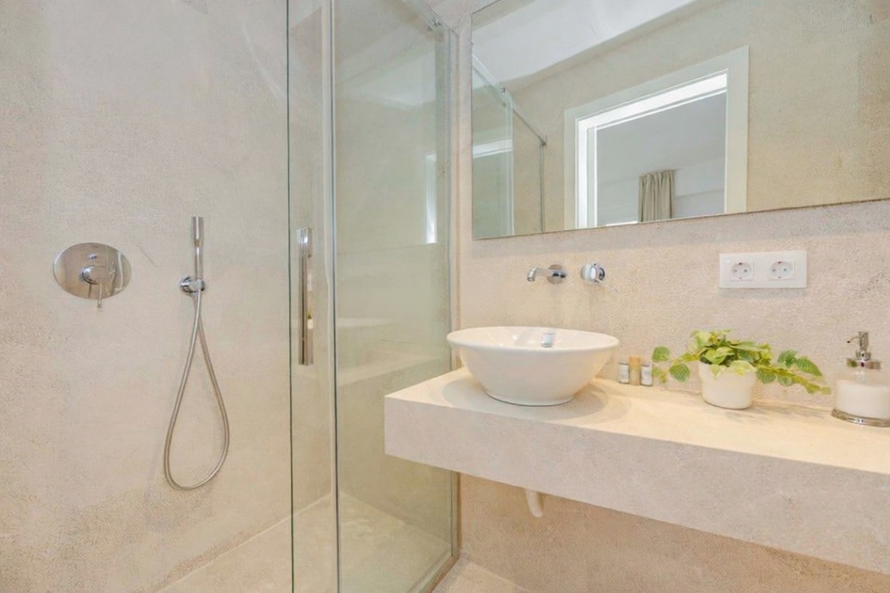 Flat for sale frontline beach in Alcúdia — Sea terrace