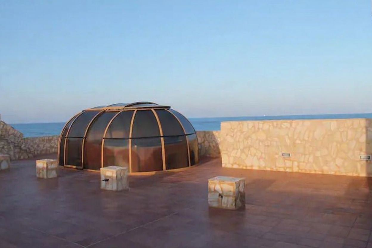 Chalet for sale with direct beach access in La Manga del Mar Menor — Sea terrace