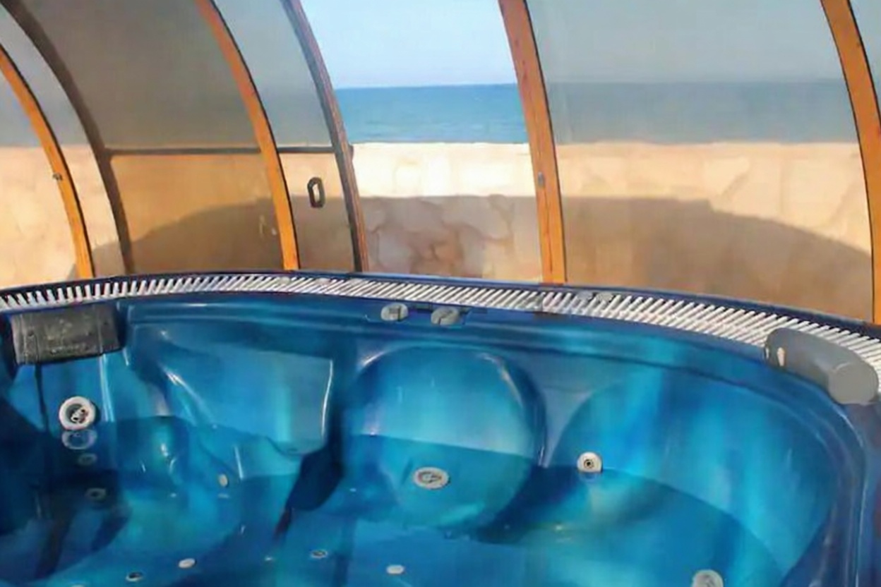 Chalet for sale with direct beach access in La Manga del Mar Menor — Sea terrace