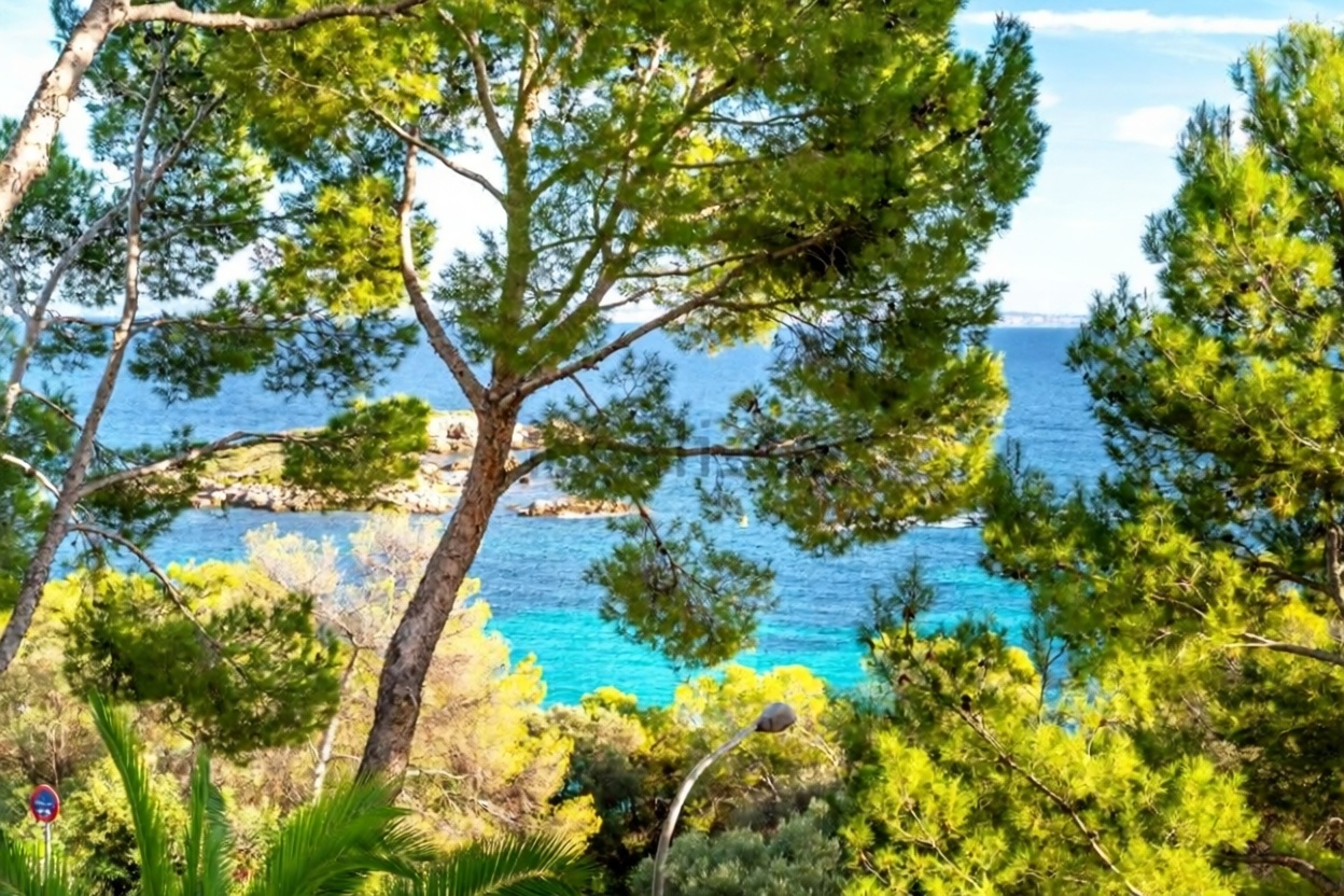 Apartamento à venda pé na areia em Calvià — Vista mar