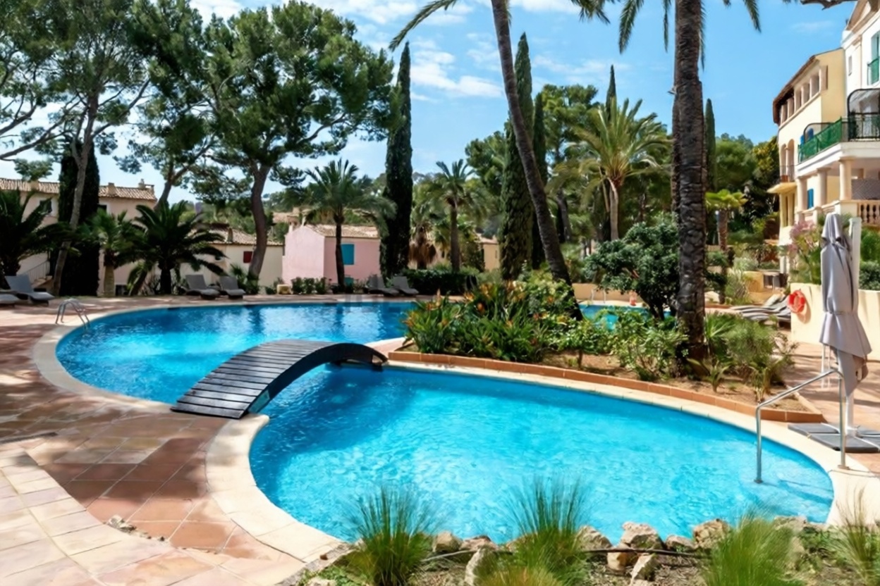 Apartamento à venda pé na areia em Calvià — Piscina