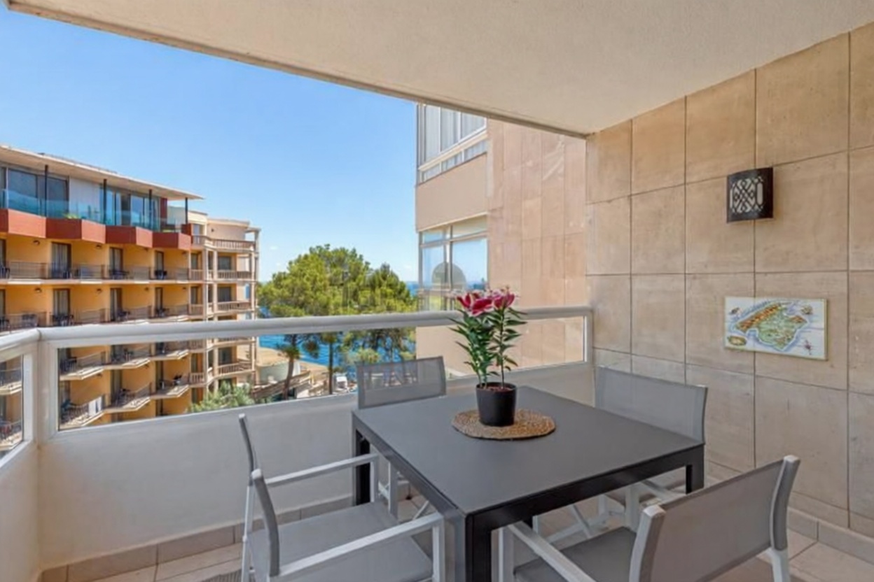 Wohnung zum Verkauf in direkter Strandlage in Calvià — Meerterrasse