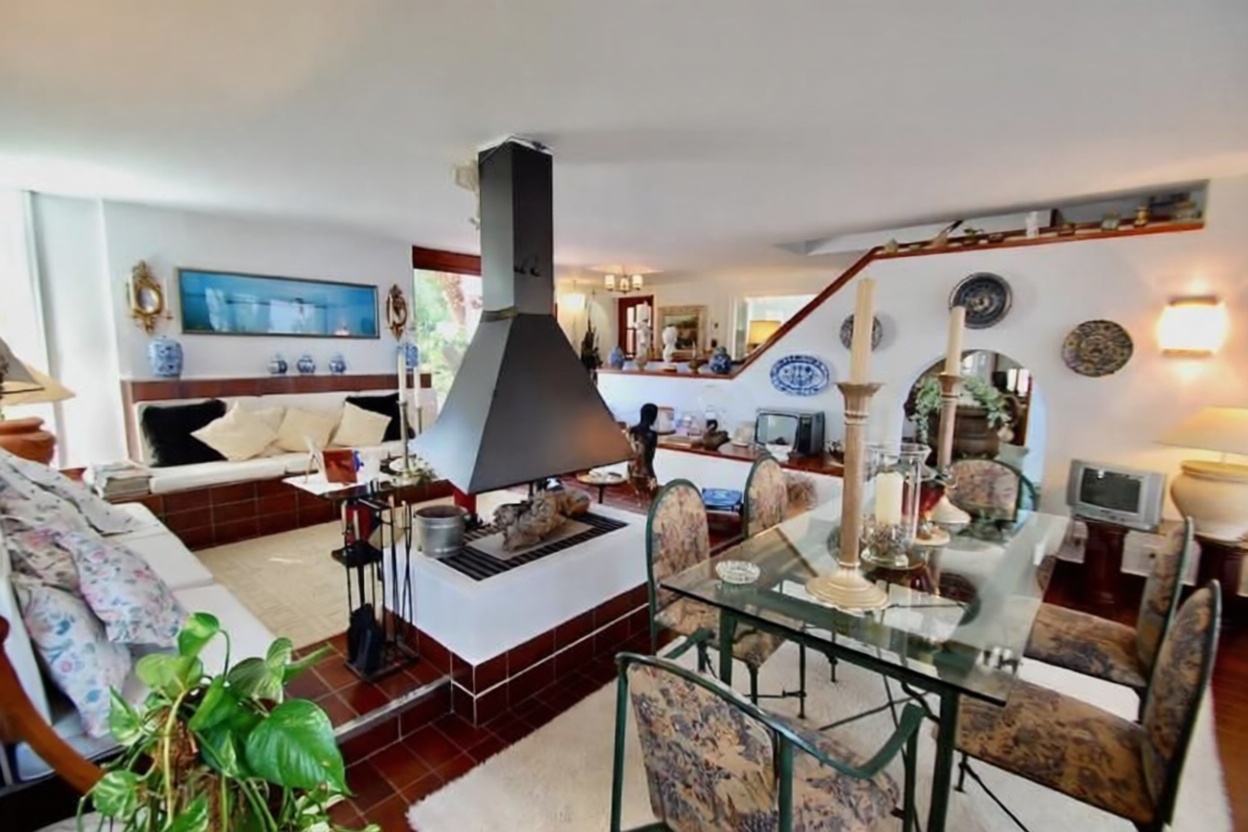 Chalet en venta con acceso directo a la playa en Llucmajor — Salón