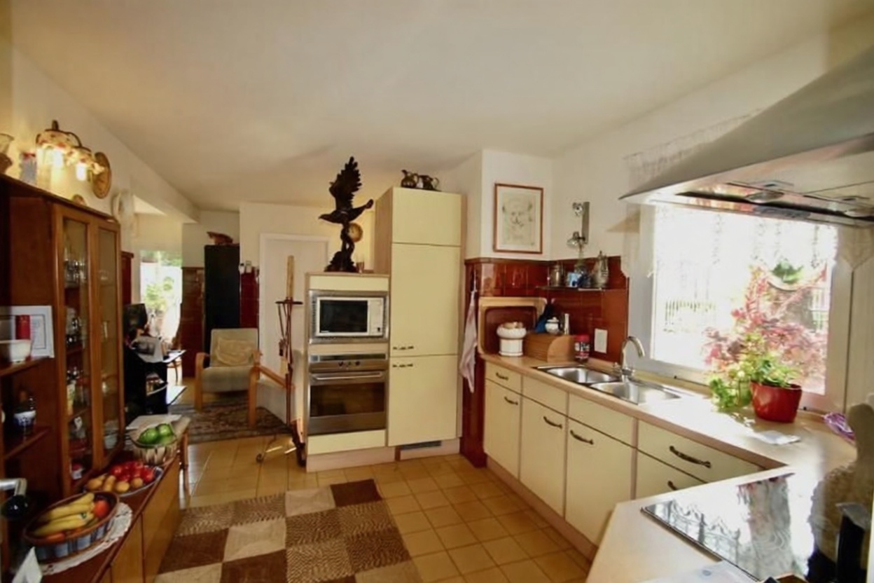 Chalet en venta con acceso directo a la playa en Llucmajor — Cocina